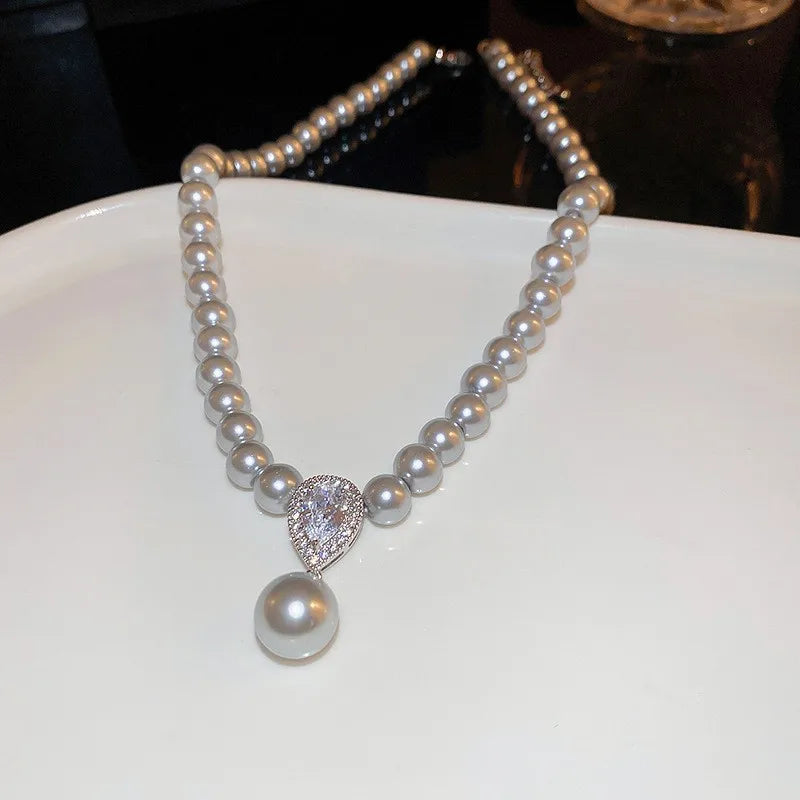 Retro Baroque Style Pearl Pendant Necklace